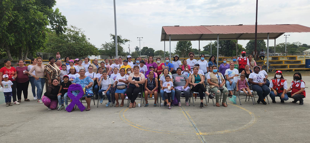 Mujeres participantes en evento conmemorativo del 8M en el municipio de San Pedro Sula, Cortés.