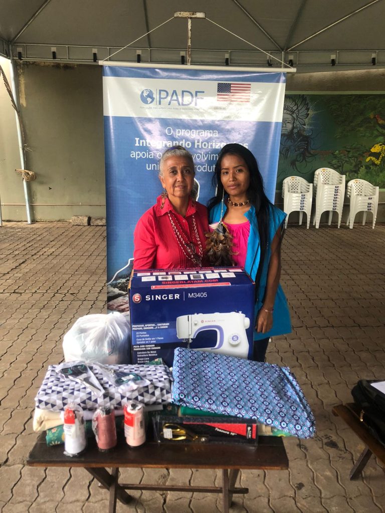 Boa Vista: Creaciones Yabinoko, da venezuelana migrante Neuris Maria Suarez, recebeu uma doação para fortalecer seu pequeno empreendimento. Com o fortalecimento, ela agora tem um novo catálogo de produtos.