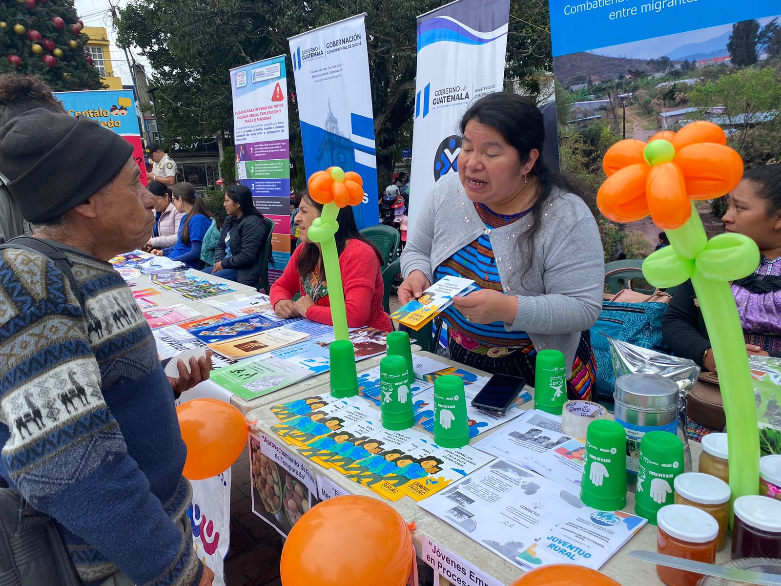 Socialización de materiales impresos y audios en coordinación con la Dirección Municipal de la Mujer de la municipalidad de Santa Cruz del Quiché.