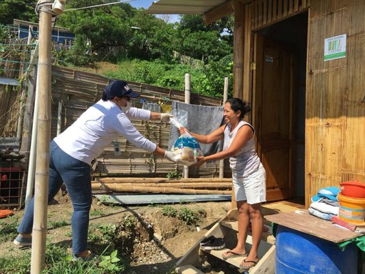 In Ecuador, PADF supports the “Dar una mano†campaign, led by local and national government, to distribute food to those in need during this critical time.