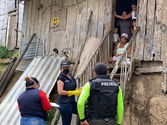 The campaign has gained wide support from the private sector and distributed more than 105,000 food kits to date in Ecuador.